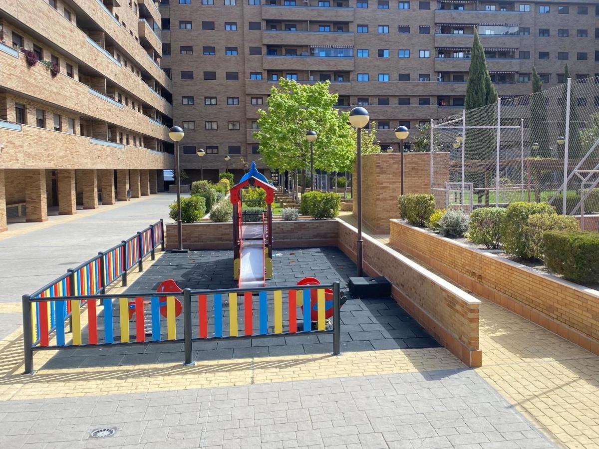 Ferienwohnung Aires De Toledo-Parque Warner Y Madrid En Familia Exterior foto